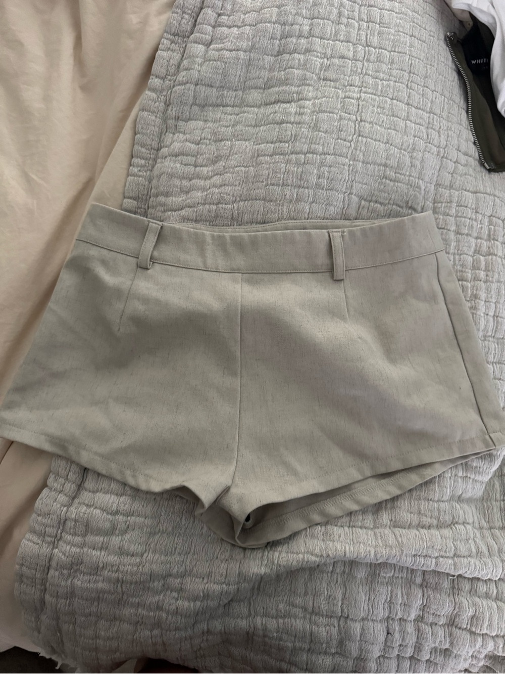 EGO High-Waist Tailored Shorts in Light Gray